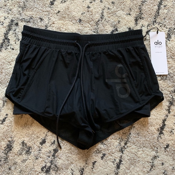 alo yoga ambience short